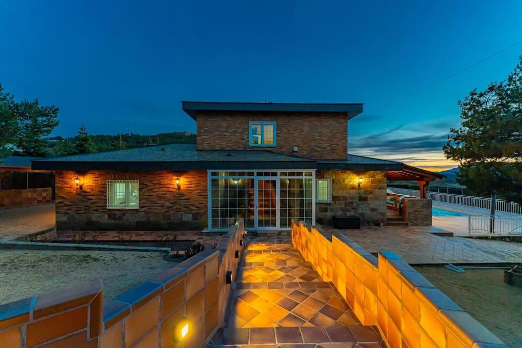 Вилла El Jardin De Estrella Навасеррада Экстерьер фото
